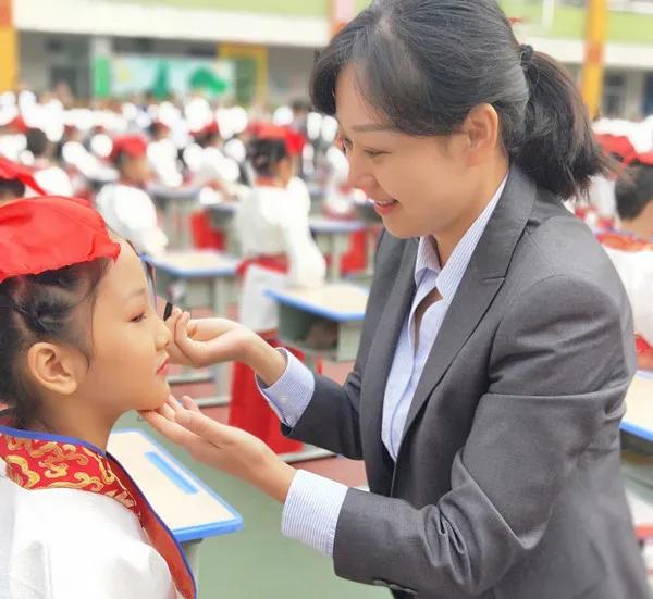 眼明心亮识真伪,手巧心慧创意多打一生肖仔细释义、解释与落实、构建解答解释落实